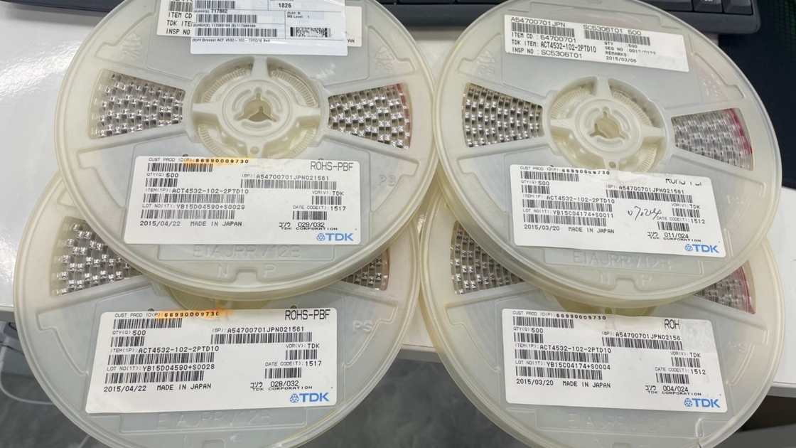 ACT4532-102-2PTD10    Оригинал IC обломока интегральной схемаы SMD совершенно новый   неиспользованный