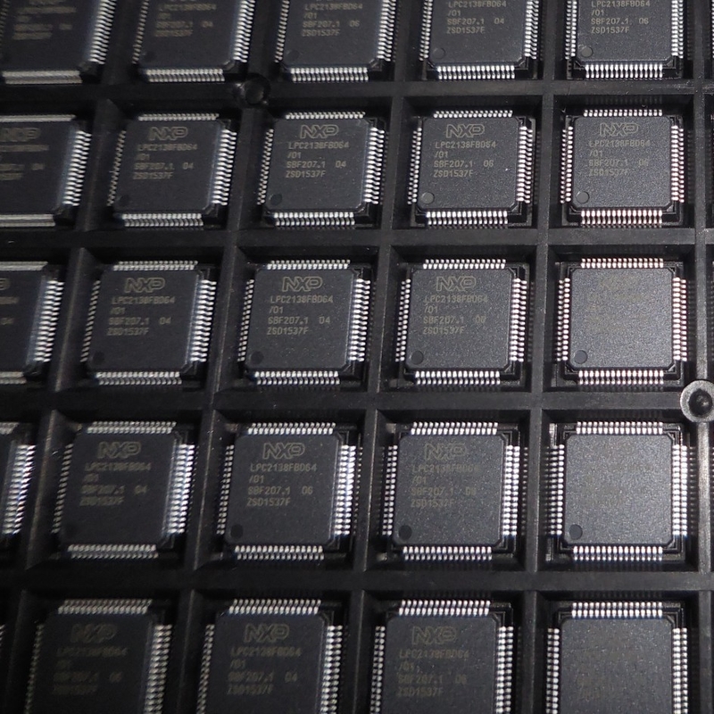 Оригинал микроконтроллера IC обломока интегральной схемаы LPC2138FBD64 QFP64 совершенно новый неиспользованный
