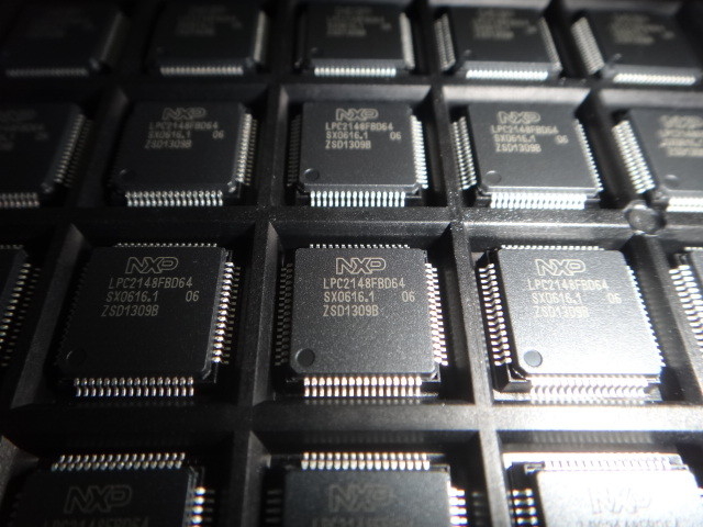 Оригинал микроконтроллера IC обломока интегральной схемаы LPC2148FBD64 QFP64 совершенно новый неиспользованный