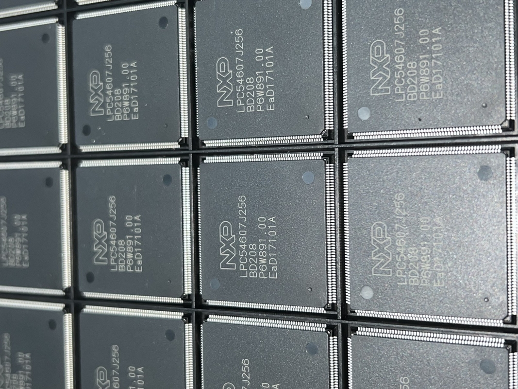 LPC54607J256BD208    LQFP208   Оригинал микроконтроллера IC обломока интегральной схемаы совершенно новый неиспользованный